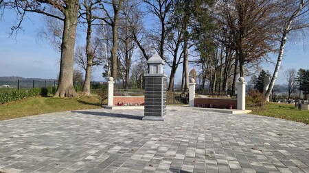 Novo obeležje na pokopališču v Grosuplju